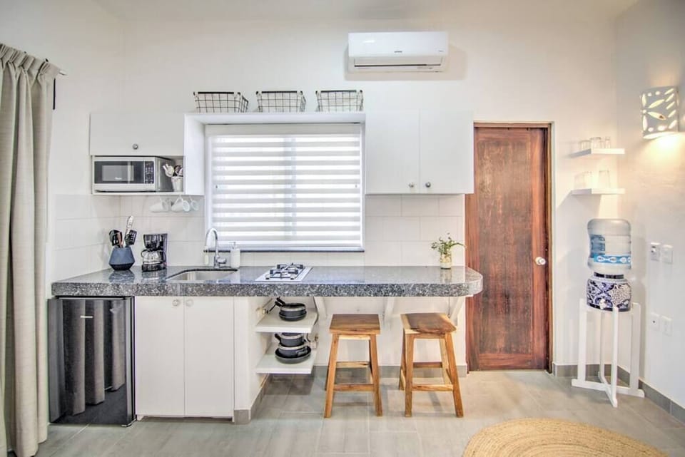 Fully equipped kitchen with drinking water provided for all guests