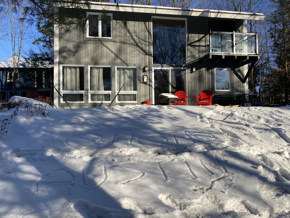 Chalet exterior in winter - enjoy a very careful sled on the hill out front