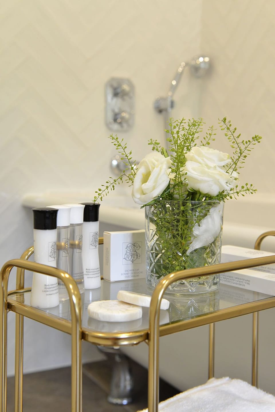 Suite, Garden View with SPA Access | Bathroom | Rainfall showerhead, hair dryer, bathrobes, slippers