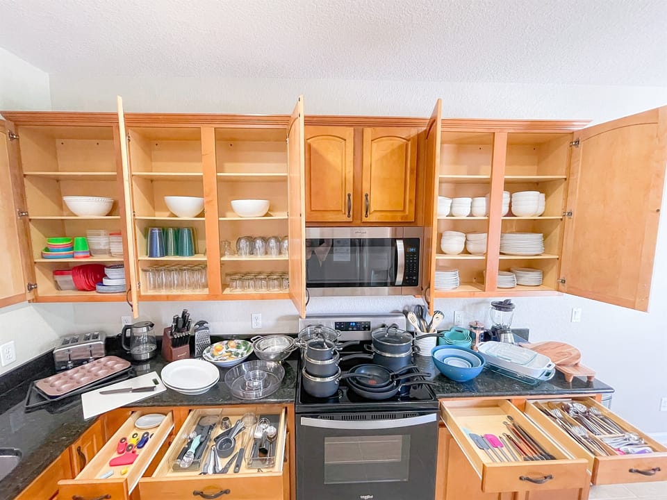 Fully stocked kitchen with everything you need to create fantastic meals for your family!