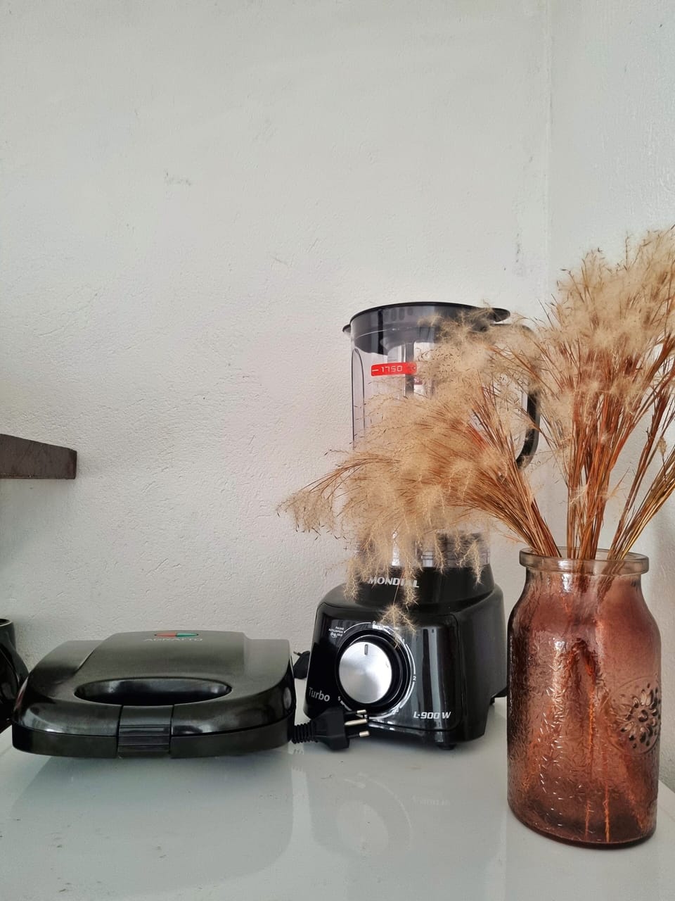 Deluxe Studio | Private kitchen | Full-size fridge, microwave, oven, stovetop
