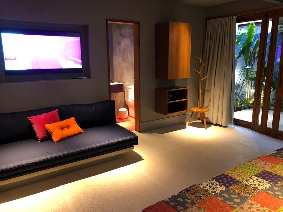 Suite Master com Vista para o Jardim | Minibar, WiFi (free), bed sheets