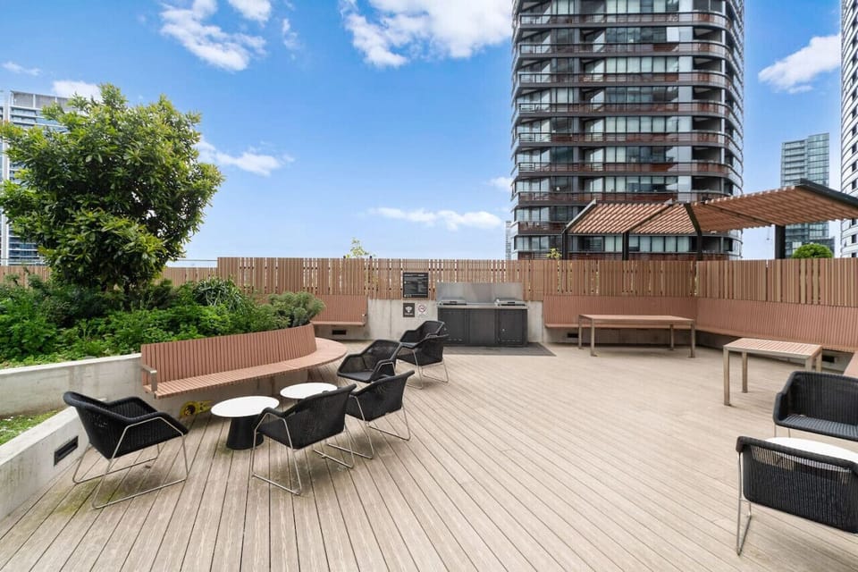 - Rooftop surrounding gardens to outdoor BBQ area on level 6