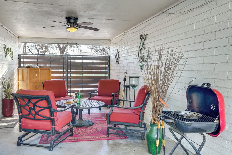 Breezeway | Free WiFi | Single-Story Interior | Grab Rails in Shower