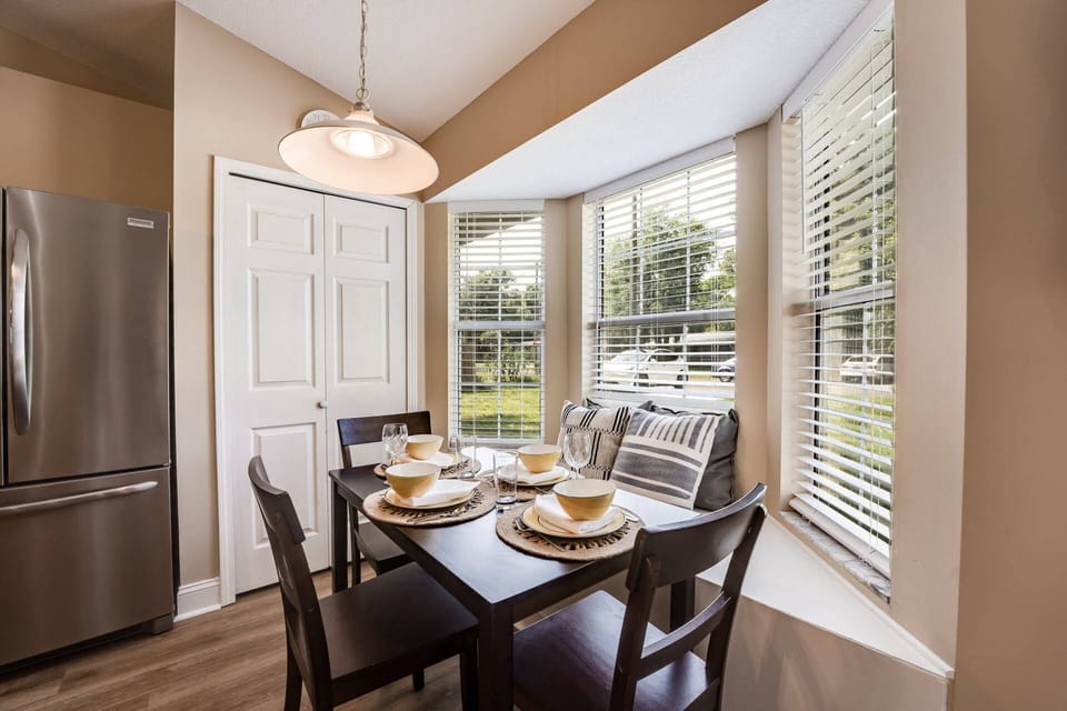 Cozy In Kitchen Dining