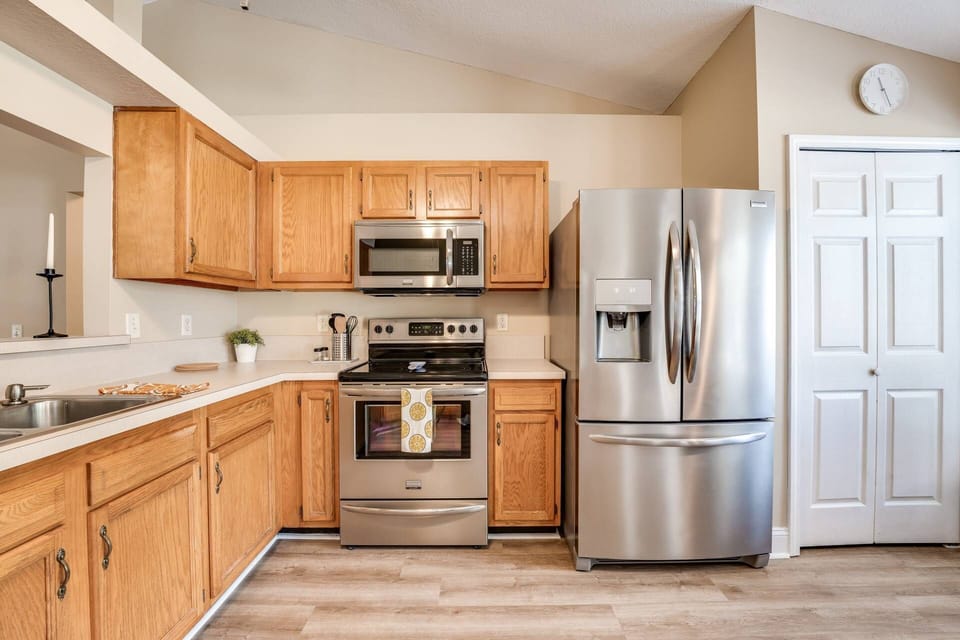 Stainless Steel Appliances - Double Sinks - Lots of Storage and Counter Space
