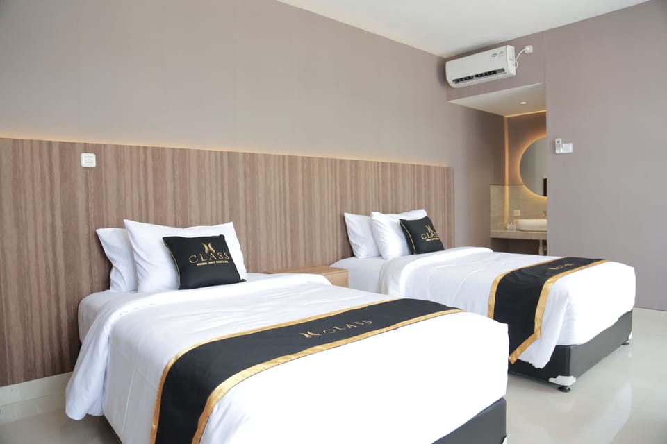 Deluxe Twin Room | Desk, blackout drapes, free WiFi, bed sheets