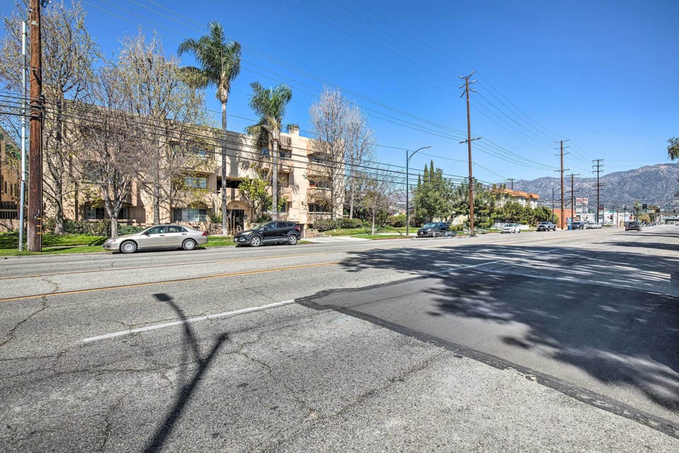 Property Exterior | Free Street Parking (First-Come, First-Served)