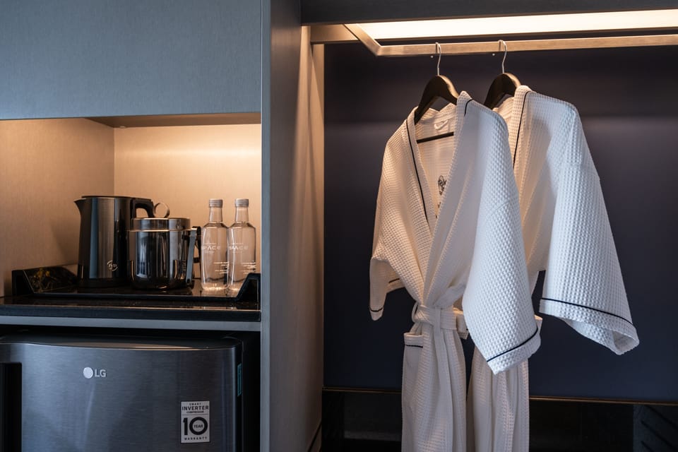 Minibar, in-room safe, desk, blackout drapes