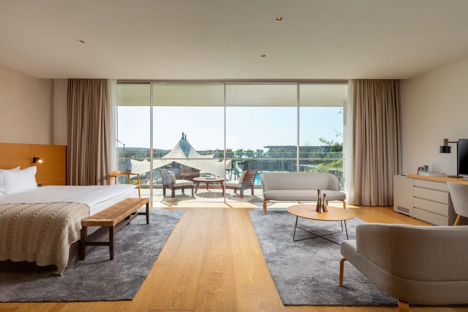 King Deluxe | Minibar, in-room safe, desk, free WiFi