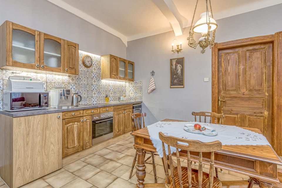 Family House, 2 Bedrooms, Fireplace (Treasure Of The Past) | Private kitchen | Fridge, microwave, stovetop, dishwasher