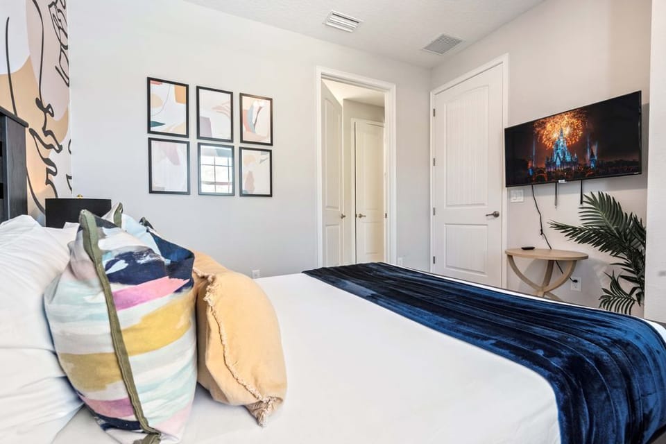 Kick back with a show or steal a quiet moment at the desk, this room gives you room to do both.