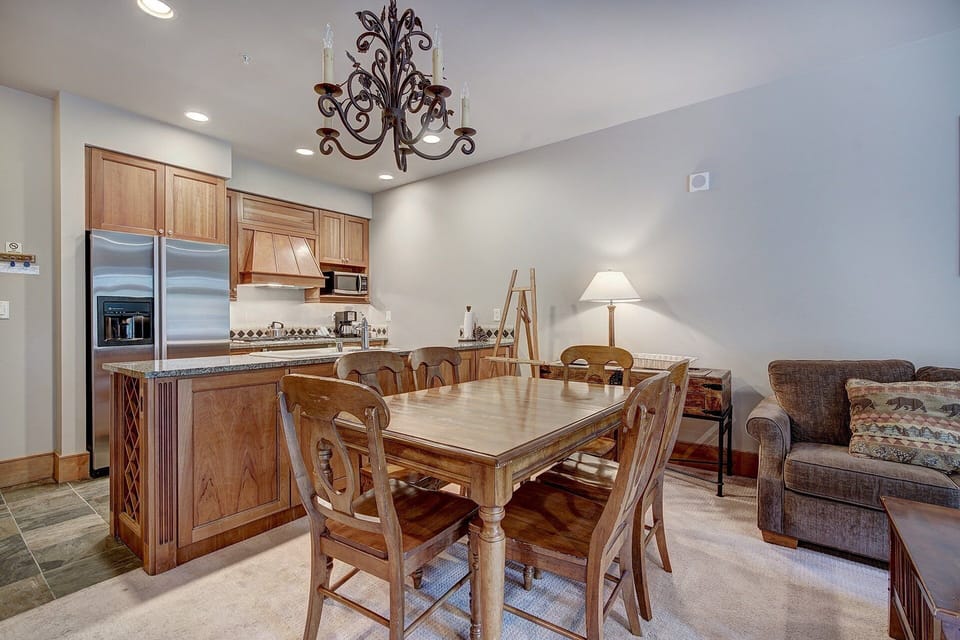 Chair, Furniture, Room, Indoors, Flooring