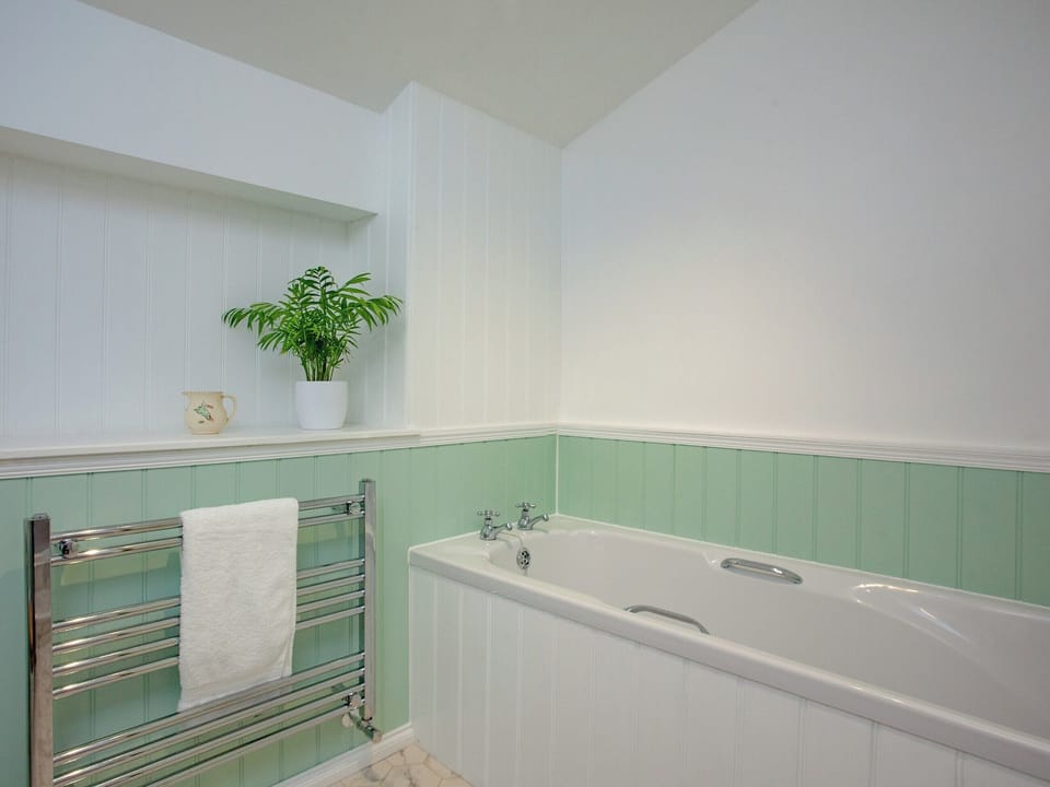 Bathroom | Rose Cottage, Salcombe