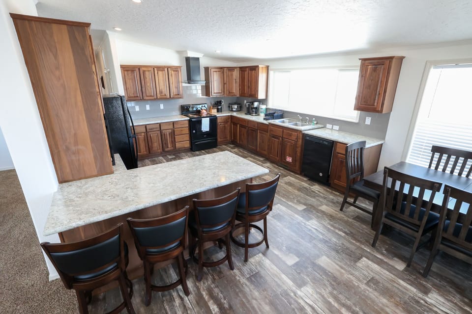 Kitchen & Dining Room