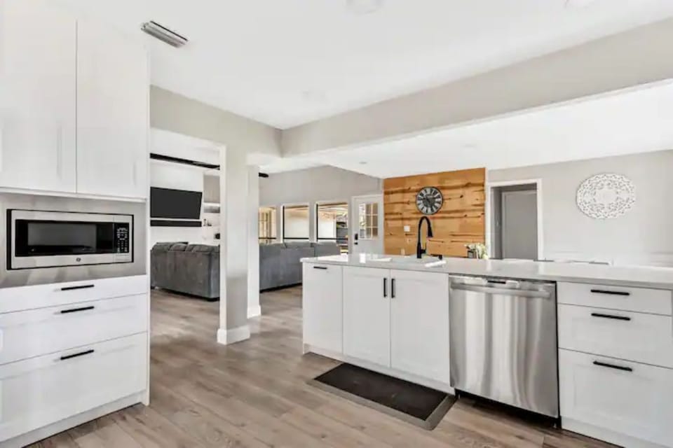 new kitchen with all new appliances with everything you need