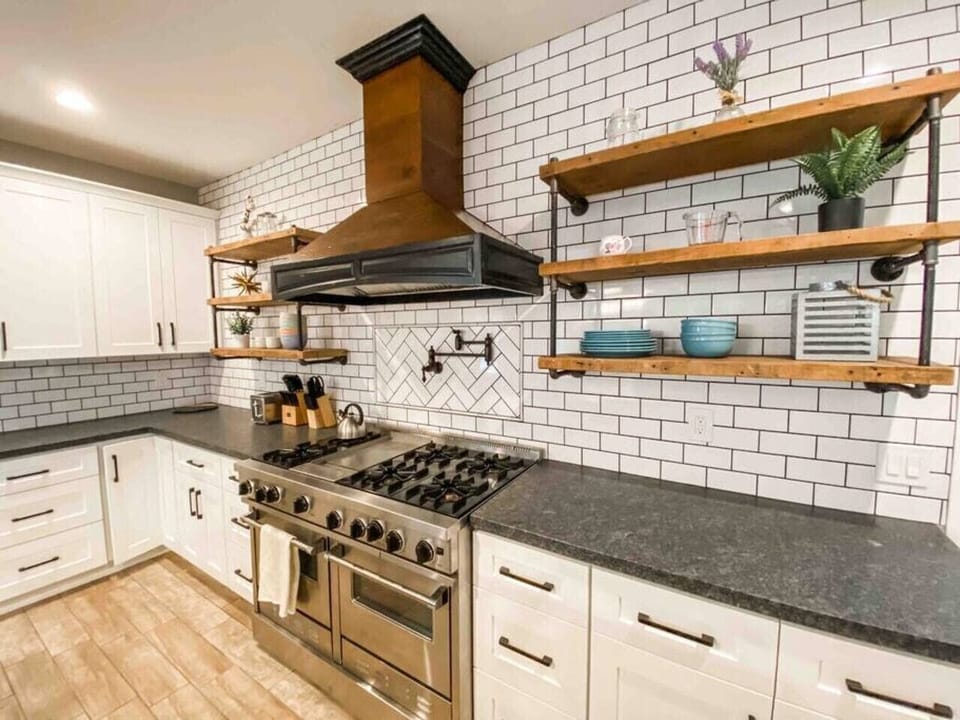 Fully Stocked Kitchen Gas Range Top