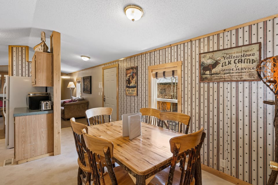 House | Living area | 46-inch flat-screen TV with satellite channels, TV