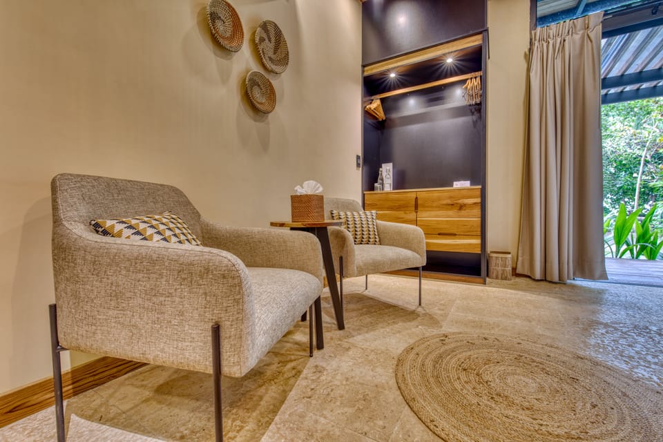 Deluxe Double Room, 1 King Bed, Ocean View | Minibar, in-room safe, free WiFi, bed sheets