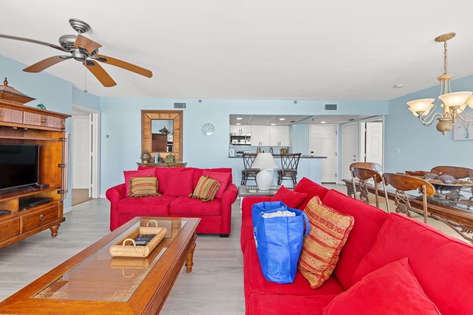 Condo, Multiple Beds, Hot Tub, Ocean View | Living area | 40-inch TV with digital channels