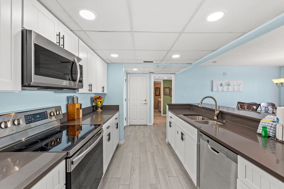 Condo, Multiple Beds, Hot Tub, Ocean View | Private kitchen | Coffee/tea maker