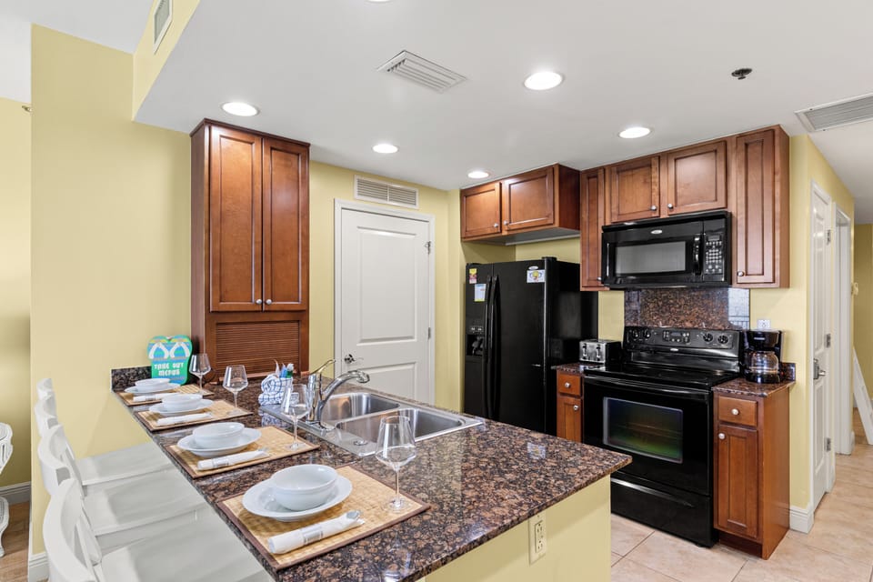 Condo, Multiple Beds, Hot Tub, Ocean View | Private kitchen | Coffee/tea maker
