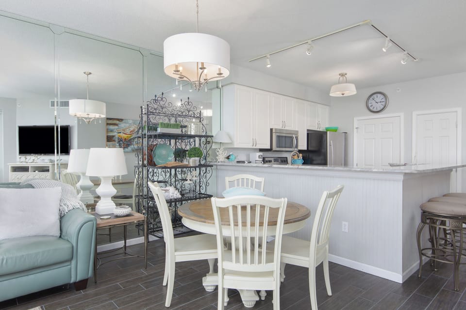 Condo, Multiple Beds, Pool Access, Ocean View | Interior