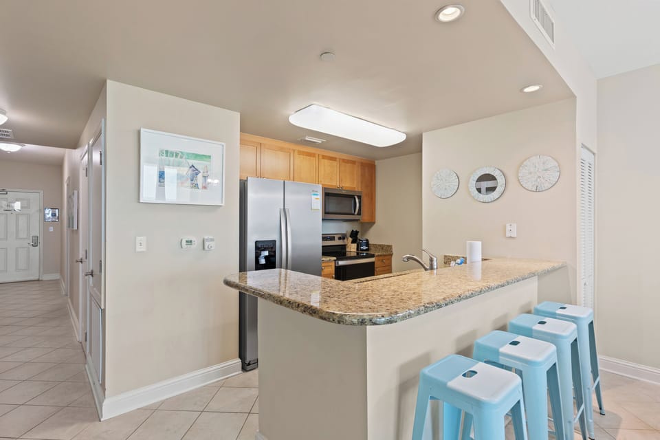 Condo, Multiple Beds, Balcony, Ocean View | Private kitchen | Fridge, microwave, oven, stovetop