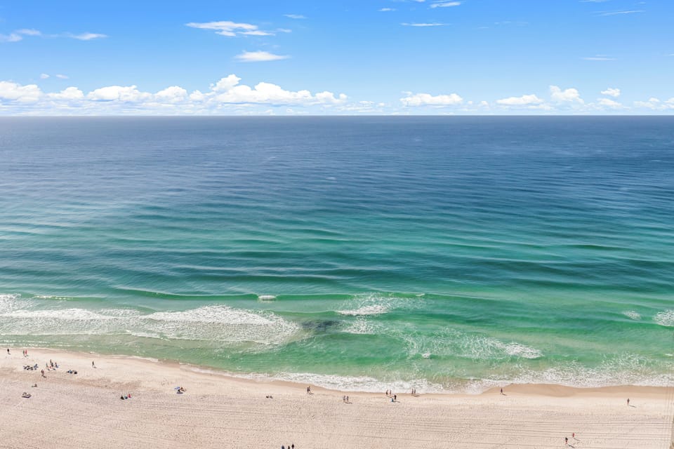 Penthouse With Beautiful Beach Views! 1 Bedroom, 2 Bathroom Penthouse! Apartment in Long Beach