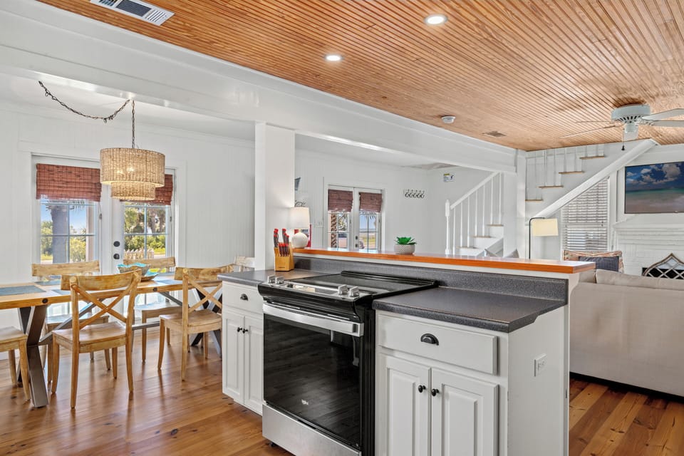 Cottage, Multiple Beds, Kitchen, Beach View | Interior