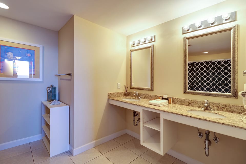 Gulf Front! 2 BR 2 BA! 11th Floor Condo + Condo Amenities! Apartment in Panama City Beach