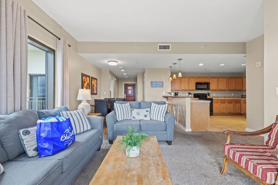 Condo, Multiple Beds, Balcony, Partial Ocean View (Origins at Seahaven 1705) | Living area | 40-inch TV with digital channels