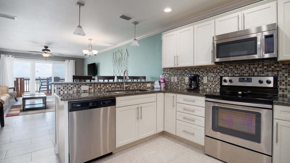 Townhome, Multiple Beds, Ocean View | Private kitchen
