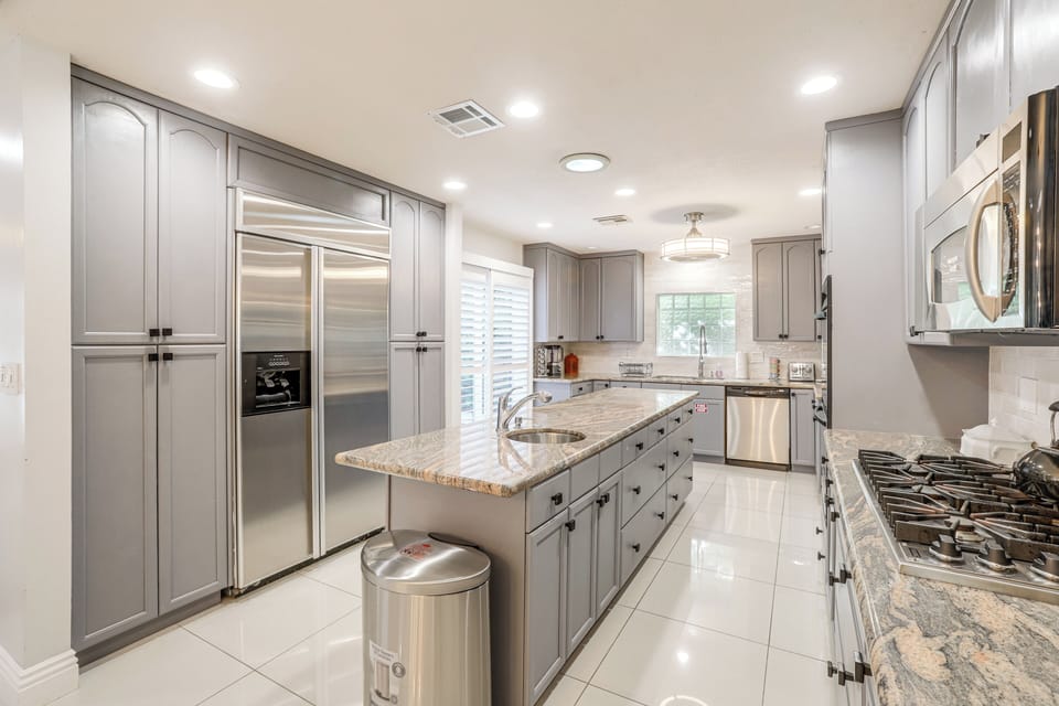 Kitchen | Drip Coffee Maker | Blender | Toaster | Cooking Basics