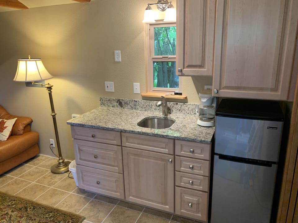Cottage kitchenette 