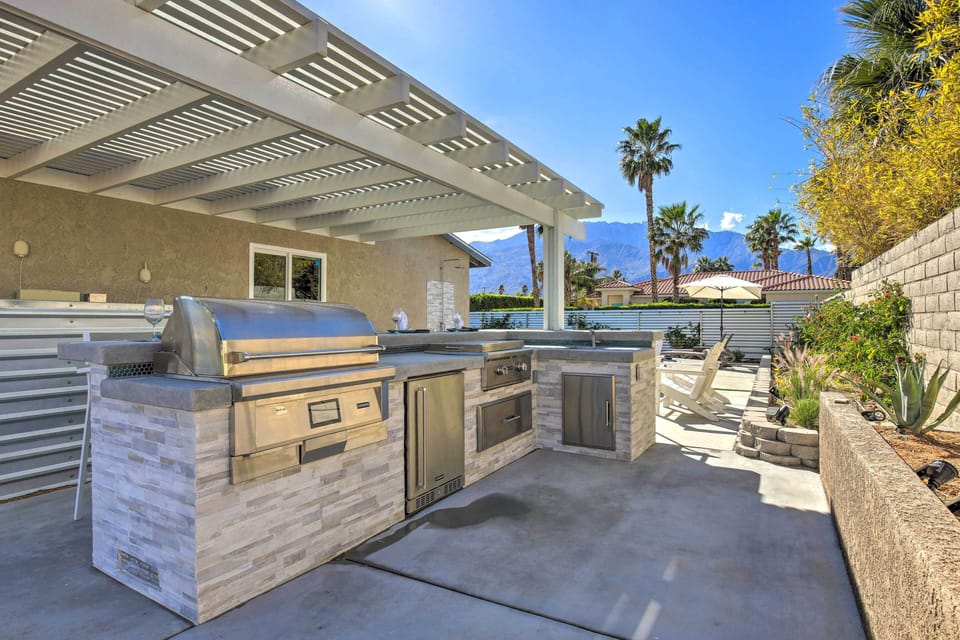 Outdoor Kitchen