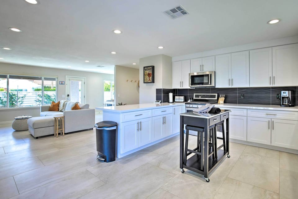 Kitchen | Fully Equipped