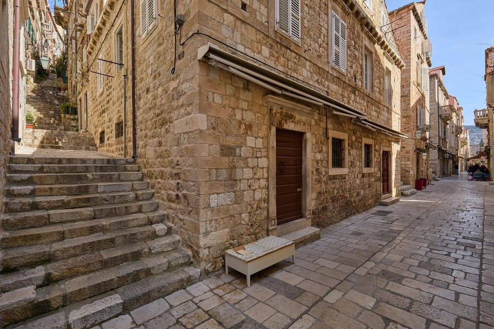 Apartment (1 Bedroom) | Street view