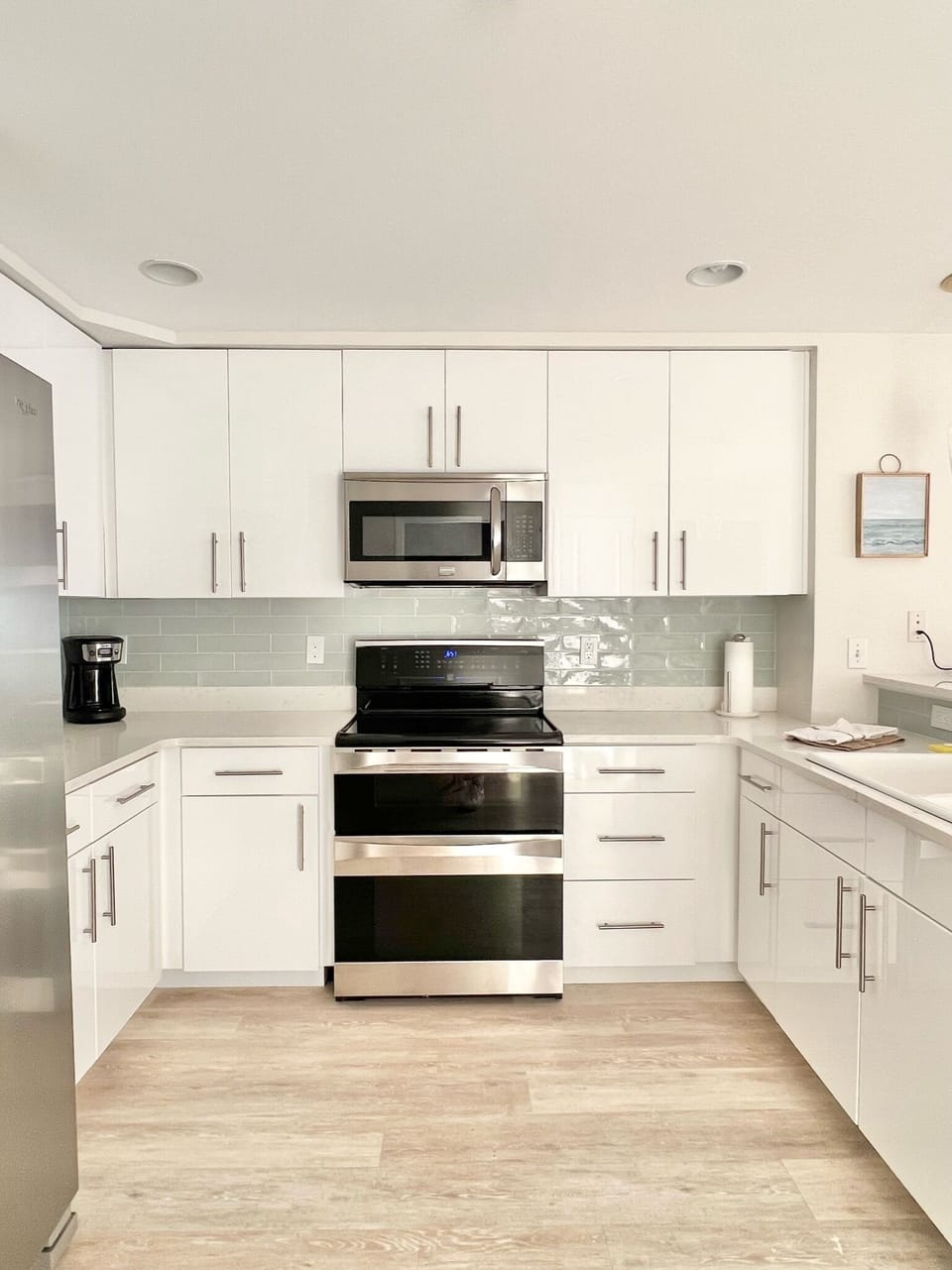 Beautiful updated kitchen, open to dining room with gulf views Florida Style