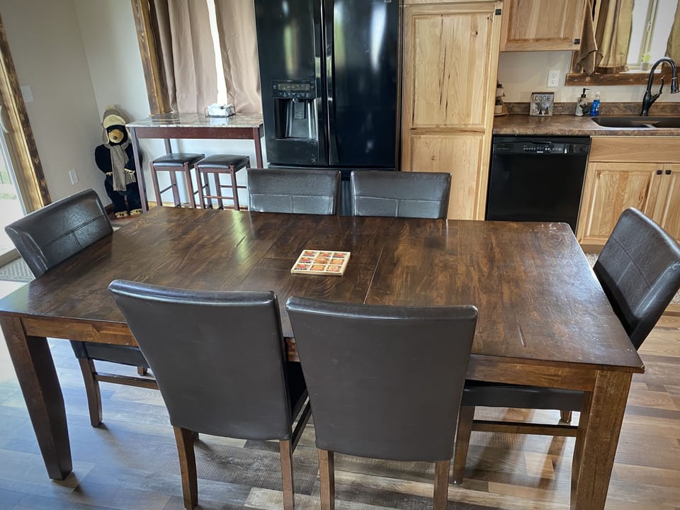 Dine-in kitchen