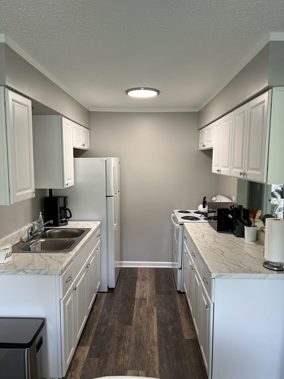 Fully stocked kitchen so you can prepare your favorite meals! 