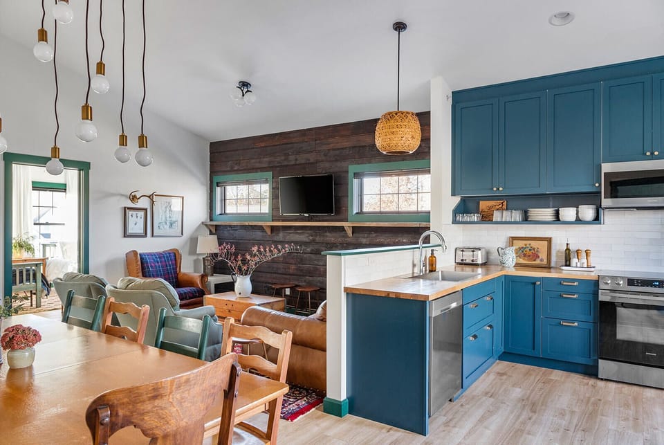 3 West Barn Burner Dining Kitchen Living (1)