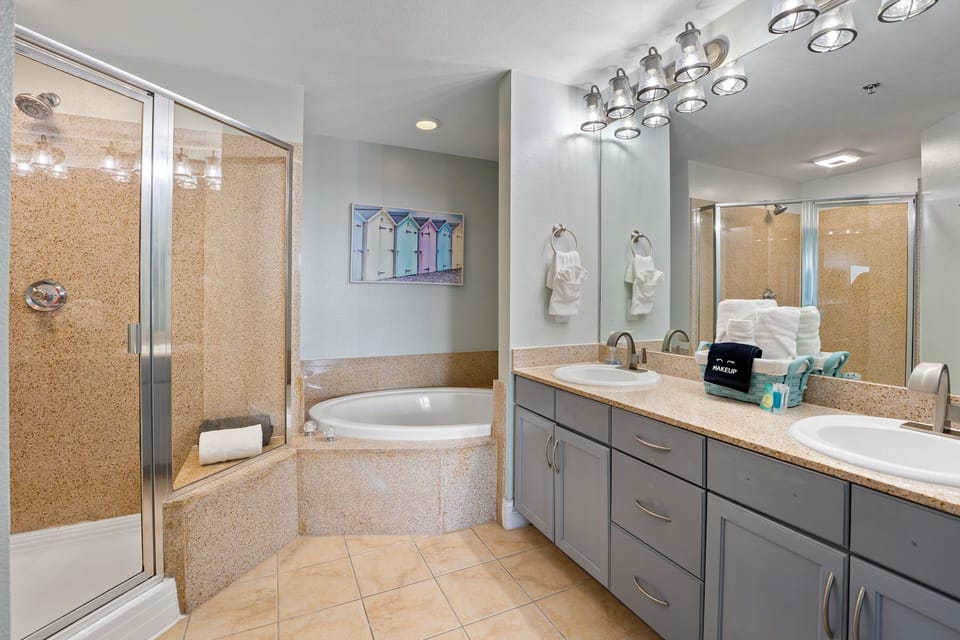 Main Bathroom 
