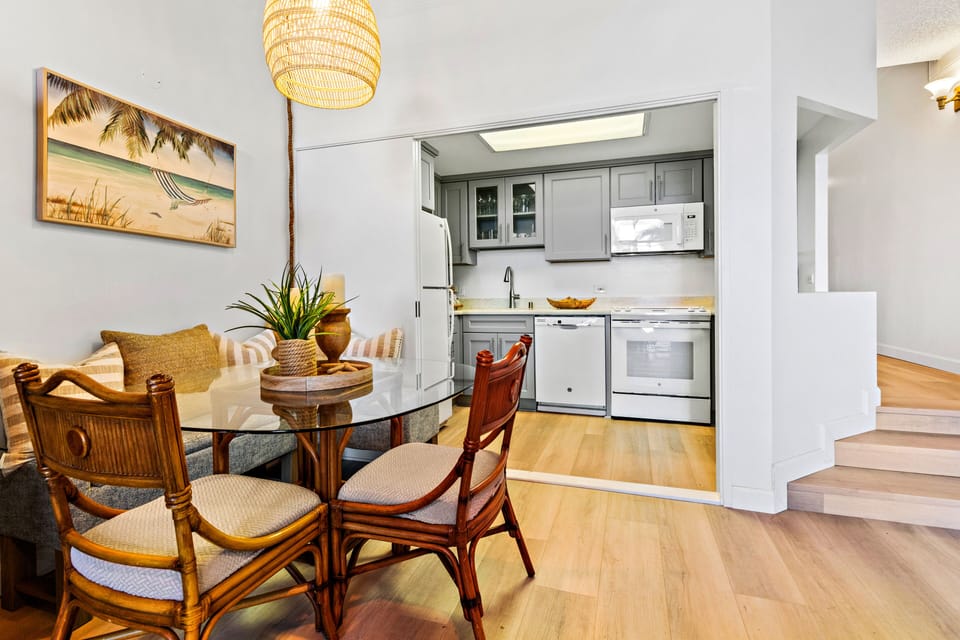 Dining area off of kichen