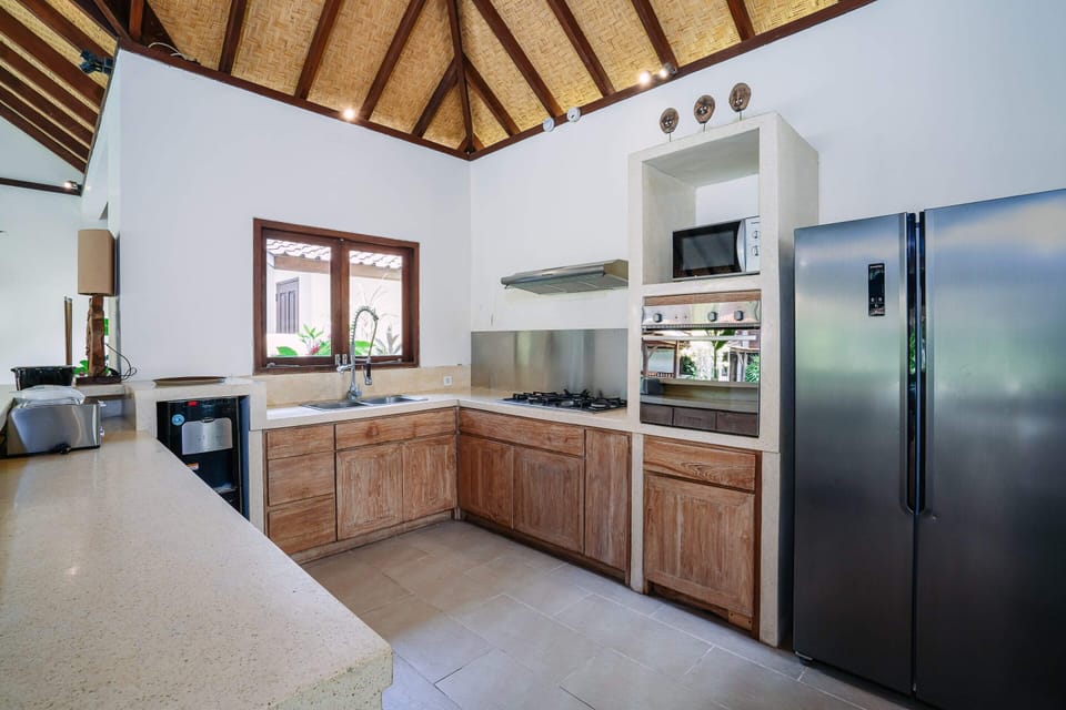 Basic Villa, Multiple Beds | Private kitchen | Fridge, microwave, oven, stovetop
