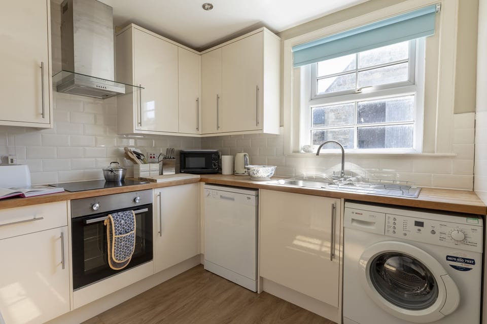 Fordel Cottage - the contemporary kitchen