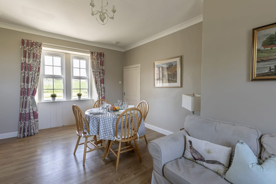 Fordel Cottage - the open-plan dining area