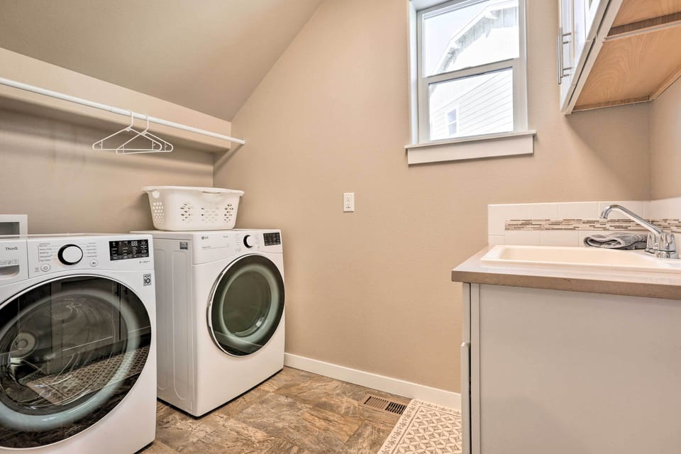 Laundry Room | Detergent Provided