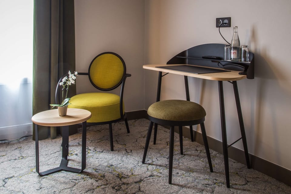 Premium bedding, pillowtop beds, desk, laptop workspace