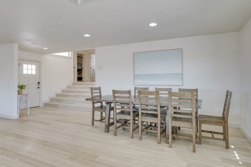 Dining Area | Dishware & Flatware Provided | Central A/C & Heat | 2nd Floor